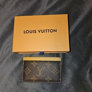 Louis Vuitton card holder